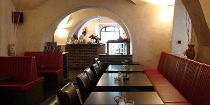 2 originální pizzy podle výběru v oblíbené italské ristorante Galera