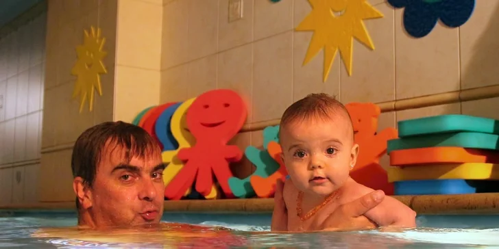 10 lekcí plavání pro děti a miminka ve slané vodě