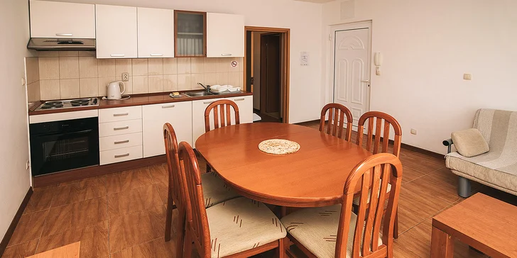 Na výber máte apartmán Standard alebo Deluxe pre 2-5 osôb. 
