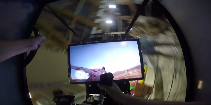 Zažijte lítý boj na leteckém simulátoru s kabinou otočnou o 360 stupňů