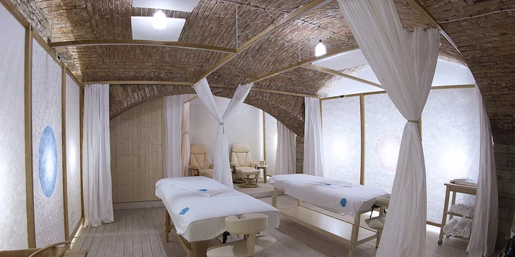 Hodina ve wellness centru pro dva: Masáže, sauna a welcome drink