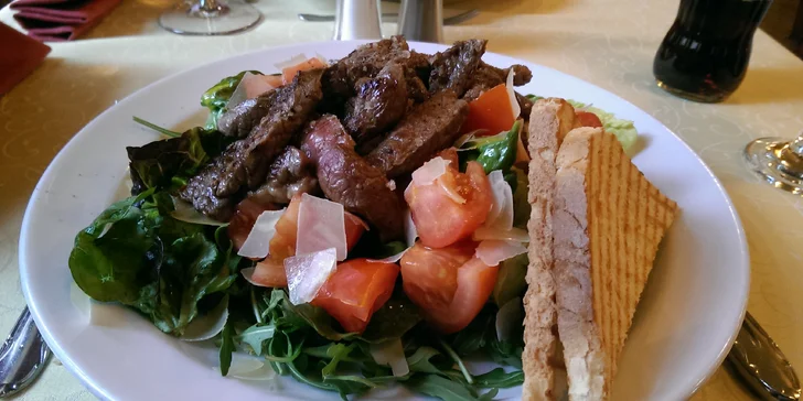 Poskládejte si 3chodové menu v Café Mozart, odkud krásně uvidíte na orloj