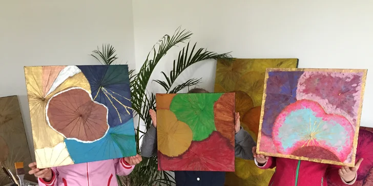 Staňte se umělcem: Kreativní workshop malování na lotosové listy