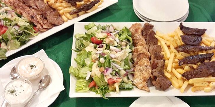 Dobroty z grilu: steak z krkovice, kuřecí prsíčka i zelenina