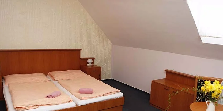 Víkendový pobyt pro dva či rodinu s piknikem a prohlídkou naučné zvířecí stezky