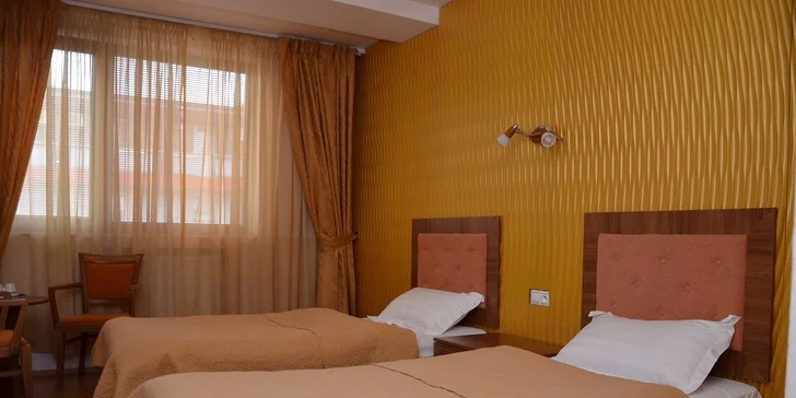 3-8 dní na Slunečných jezerech s polopenzí, bazény, wellness a dětskými atrakcemi