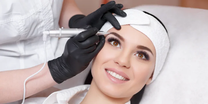Permanentní make-up obočí metodou vláskování