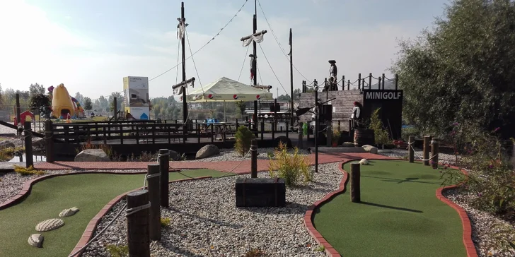 Vstup na pirátský minigolf pro dospělého nebo dítě
