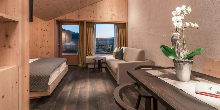 Relax v italských Dolomitech s neomezeným wellness, snídaní a pizzou pro dva