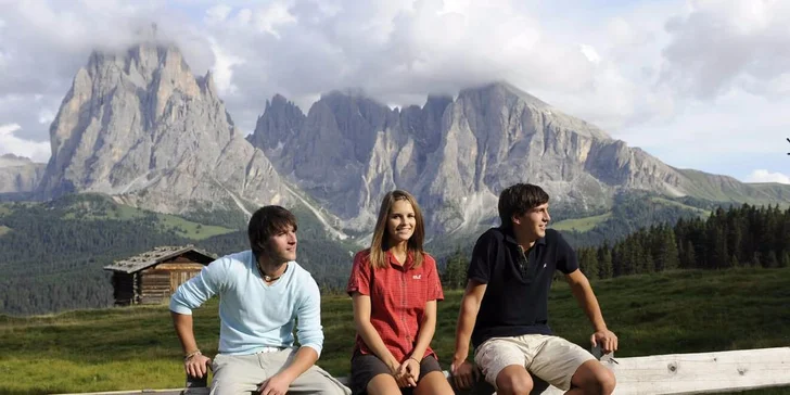 Relax v italských Dolomitech s neomezeným wellness, snídaní a pizzou pro dva