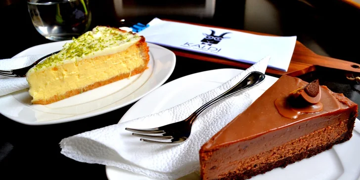 Vychutnejte si sami nebo ve dvou cheesecake s kávou či čajem