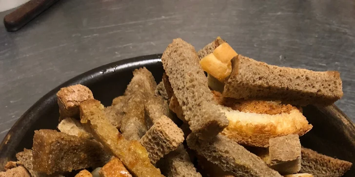 Chlebové mňamky s česnekem.