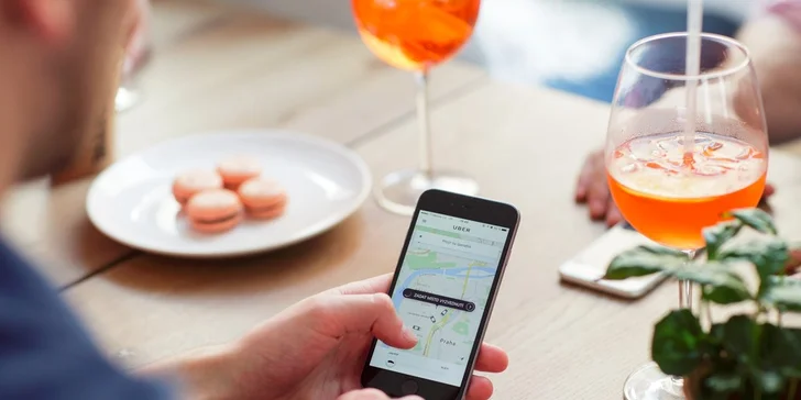 Odvoz v každou hodinu: Sleva na tři jízdy pro nové zákazníky služby Uber