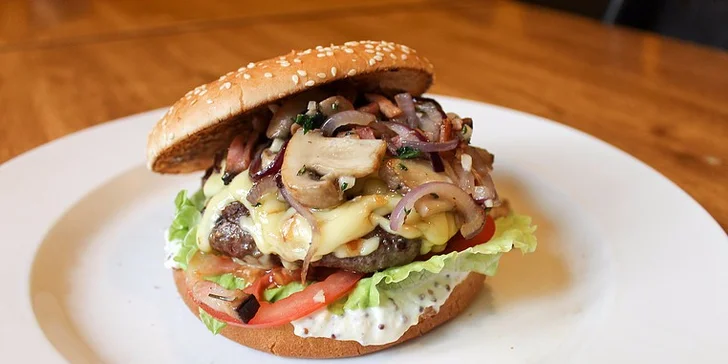 Filírovaná kachní prsa nebo naditý hovězí burger pro 2 osoby