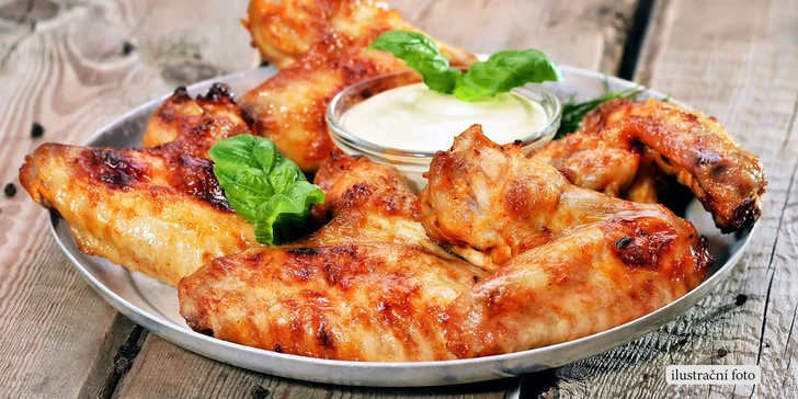 2 kg kuřecích křídel, která povznesou celou partu kamarádů