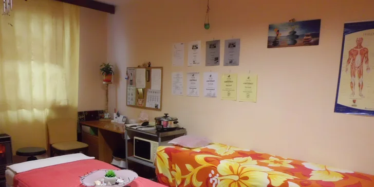 65minutová relaxační masáž zad a šíje vč. nahřátí v salonu Dotyky uvolnění