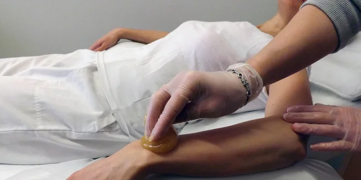 Depilace cukrovou pastou pro dámy i gentlemany v salonu Beauty Life