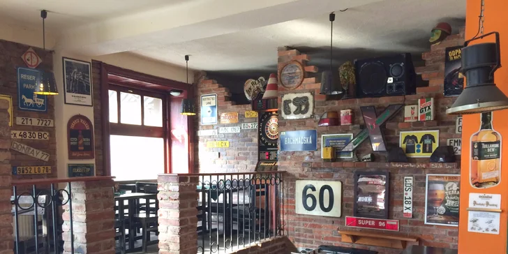 Namažte si: 300g tatarák z hovězího mixu a 6 topinek v hudebním klubu