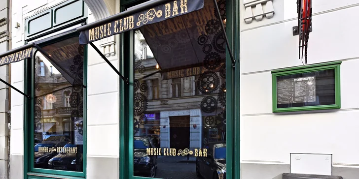 Vydatná snídaně pro jednoho či dva ve steampunkové restauraci v centru