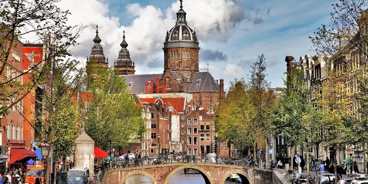 Poznejte Holandsko: Delfinárium, Zaanse Schans, Amsterdam vč. koupání a snídaně