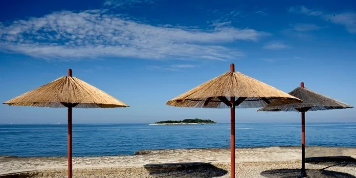 7 nocí v chorvatském hotelu Delfin** s polopenzí a dopravou