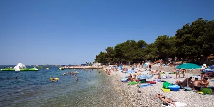 7 nocí v chorvatském hotelu Delfin** s polopenzí a dopravou