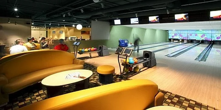 DVĚ hodiny bowlingu a pizza v BOWLING restaurantu Mercury. Ochutnejte italskou klasiku přímo z pece a užijte si super zábavu na dráze.