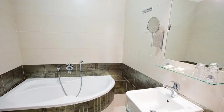 Letní idylka v kouzelné Třebíči včetně dovádění v aquaparku