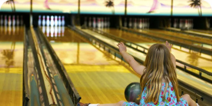 DVĚ hodiny bowlingu a pizza v BOWLING restaurantu Mercury. Ochutnejte italskou klasiku přímo z pece a užijte si super zábavu na dráze.