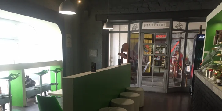 Příjemné posezení u kávy s dezertem či chlebíčkem pro dvě osoby