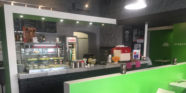 Příjemné posezení u kávy s dezertem či chlebíčkem pro dvě osoby