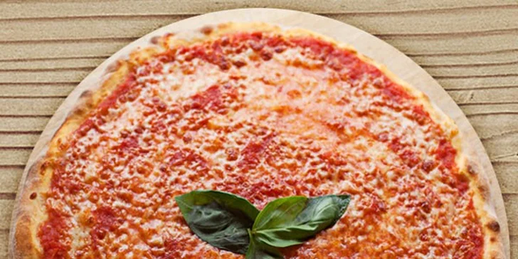 Hodování po italsku: 2 nebo 3 hojně zdobené pizzy