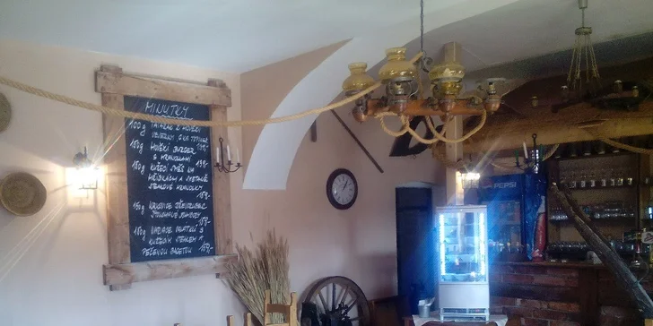 Tatarák z delikátního hanger steaku a 12 dozlatova opečených topinek