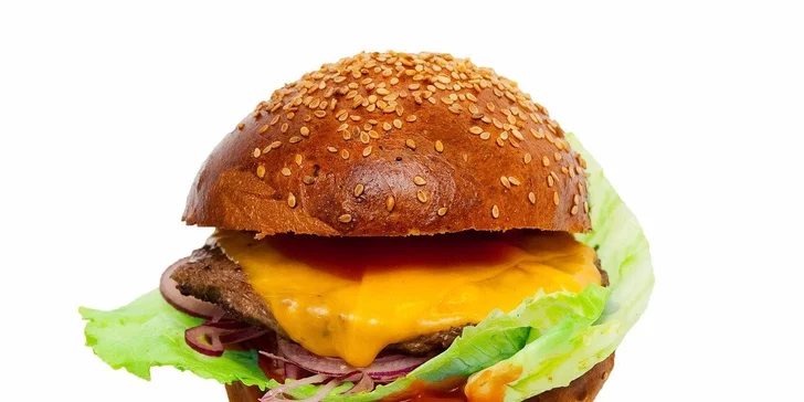 Naducané burgery z Tom's Burger včetně hranolků, salátu Coleslaw a piva