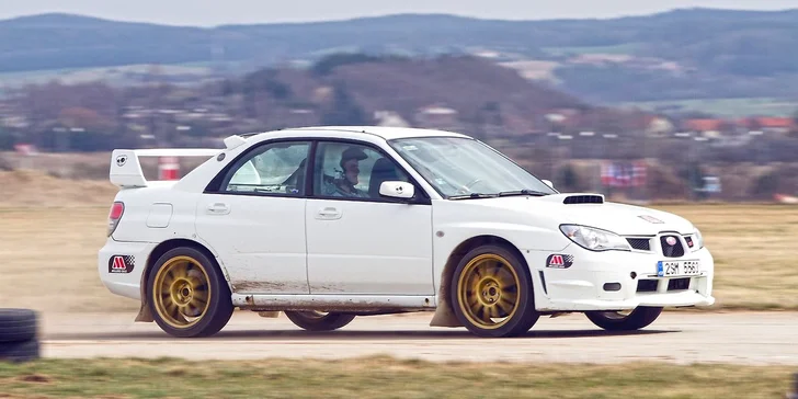 6 kol v Subaru Impreza WRX STI na okruhu v Dlouhé Lhotě