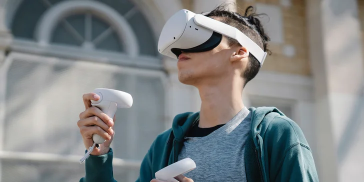 Prožijte celý den či víkend ve virtuální realitě: zapůjčení VR brýlí i s posláním domů