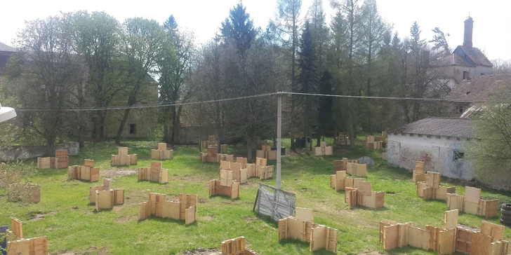 Časově neomezená paintballová přestřelka na novém hřišti v Nekmíři u Plzně