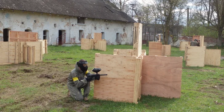 Časově neomezená paintballová přestřelka na novém hřišti v Nekmíři u Plzně