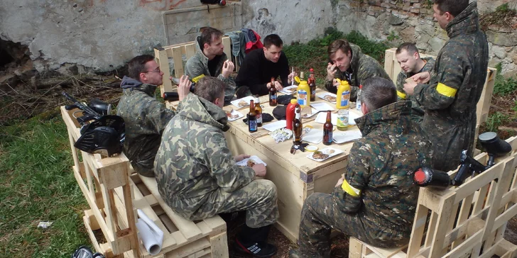 Časově neomezená paintballová přestřelka na novém hřišti v Nekmíři u Plzně