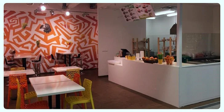 Křupavá bagetka a káva nebo fresh v Salade Fresh & Smoothie