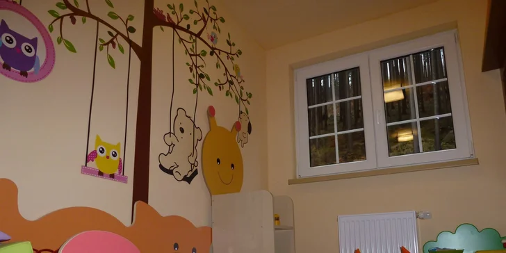 Pokud přijedete s dětmi, určitě se tu zabaví – v penzionu je dětský koutek, venku zase mohou neposedové řádit na hřišti.
