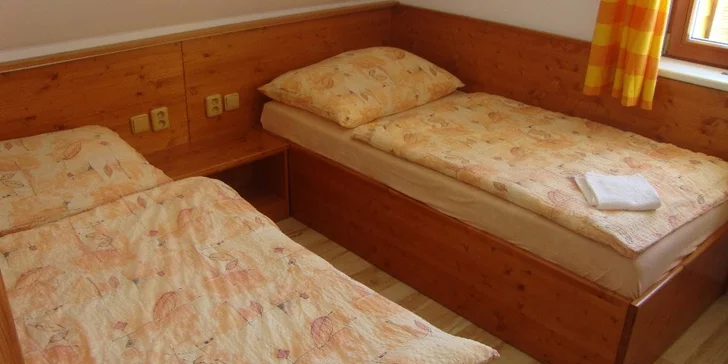 Dovolená v Krkonoších s chutnou polopenzí i lahví sektu pro dva