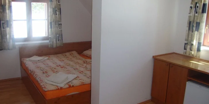 Dovolená v Krkonoších s chutnou polopenzí i lahví sektu pro dva