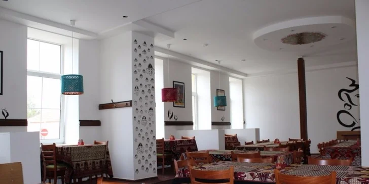Tříchodová indická hostina pro dva v autentickém Namaskaru