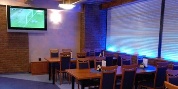 2890 Kč za aktivní dovolenou PRO DVA ve Sport-V-Hotelu v Hrotovicích na Vysočině! Tenis, bowling, squash i hotelový bazén se slevou 50 %.
