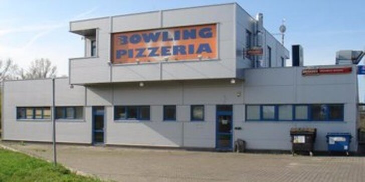 Hodina bowlingu a pizza dle vlastního výběru