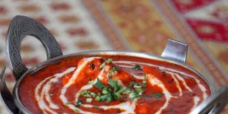 Přehlídka chutí a vůní: Tříchodová indická hostina pro 2 v autentickém Namaskaru