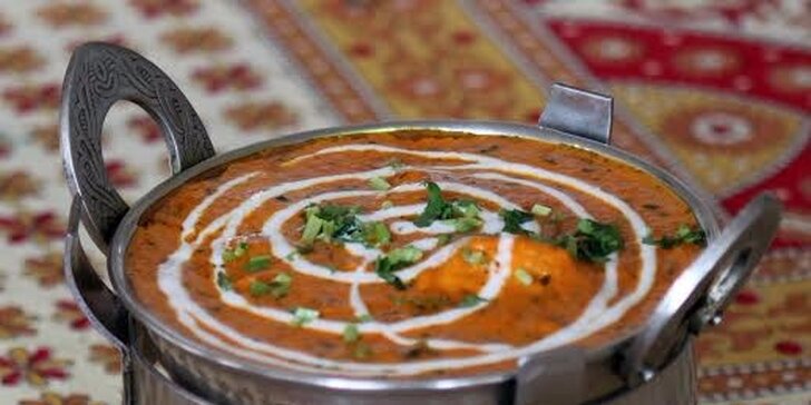 Přehlídka chutí a vůní: Tříchodová indická hostina pro 2 v autentickém Namaskaru