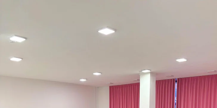 Zavítejte do moderního fitness centra Mako Gym Most, které propojuje začátečníky i zkušené sportovce. 