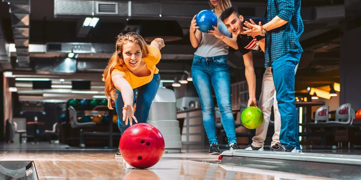 Trefte pár kuželek: 1 nebo 2 bowlingové dráhy a soutěž o panáka